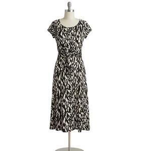 Chelsea Suite Abstract Knot Front Short Sleeve Midi Dress 12 Blck/wht